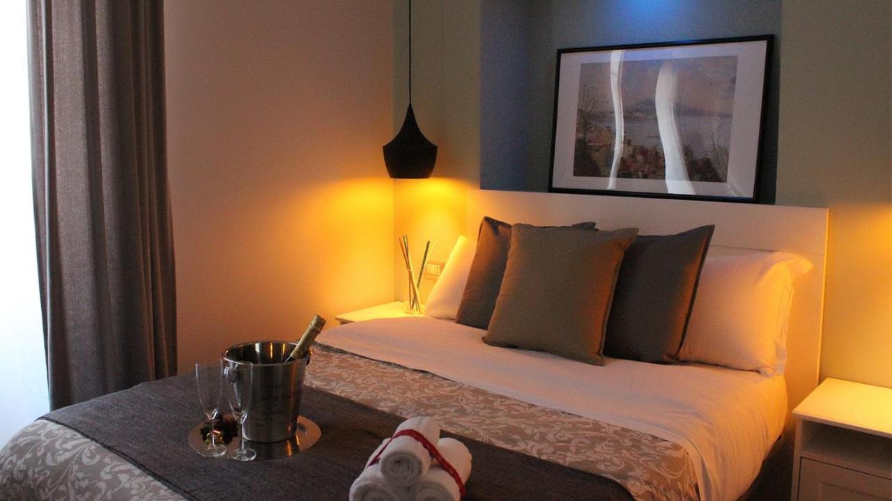 Bed and Breakfast Residenza La Scala à Naples Extérieur photo