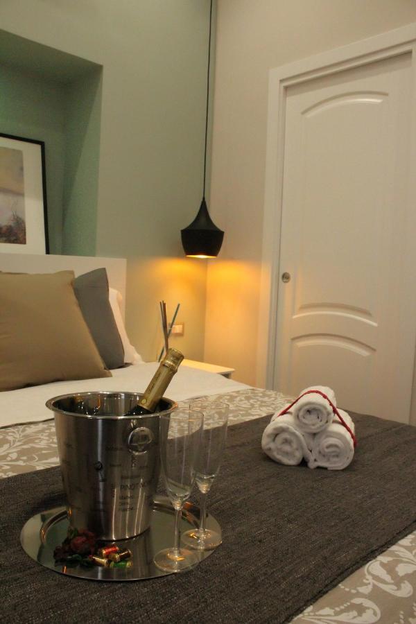 Bed and Breakfast Residenza La Scala à Naples Extérieur photo
