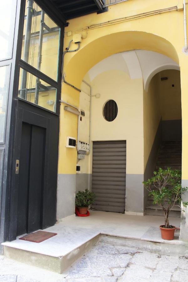 Bed and Breakfast Residenza La Scala à Naples Extérieur photo